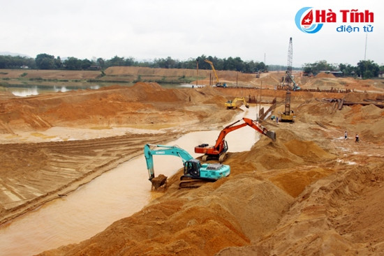 Đảm bảo tiến độ, chất lượng công trình thủy lợi Ngàn Trươi- Cẩm Trang ảnh 3