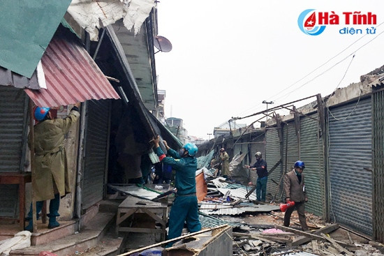 Tháo dỡ chợ Kỳ Anh cũ: Chính quyền kiên quyết, tiểu thương đồng lòng! ảnh 6