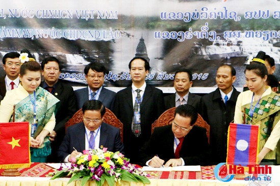 Ký kết bản ghi nhớ hợp tác cấp cao Hà Tĩnh - Bôlykhămxay ảnh 6