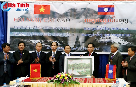 Ký kết bản ghi nhớ hợp tác cấp cao Hà Tĩnh - Bôlykhămxay ảnh 8