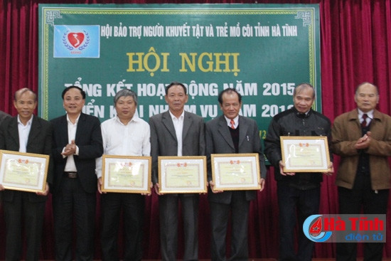 Hơn 11,5 tỷ đồng giúp đỡ người khuyết tật và trẻ mồ côi ảnh 4