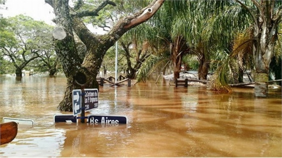 ​Lũ lụt tấn công toàn Nam Mỹ, 160.000 người di tản ảnh 2