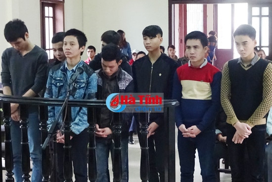 Các đối tượng nghe tòa tuyên án