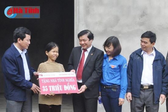 Phát động trồng cây xanh và bàn giao nhà tình nghĩa tại xã Phú Gia ảnh 4