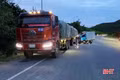 Vợ tử vong, chồng bị thương nặng khi xe tải tông xe đầu kéo trên QL 12C ở Hà Tĩnh