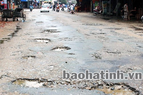 Ngày càng khó khăn hơn khi đi lại trên tuyến đường này