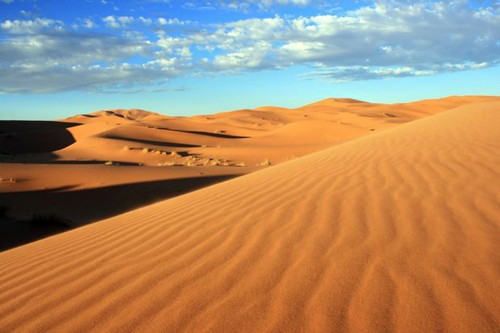 Sa mạc Sahara có sức nóng khủng khiếp. Ảnh: beautifulworld.
