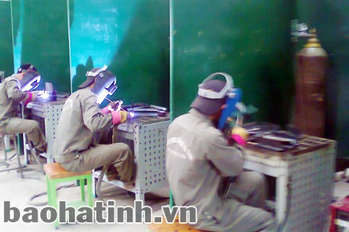 Ngoài học kỹ năng, các học viên cần phải rèn luyện tính cẩn trọng trong sử dụng thiết bị, hành nghề.