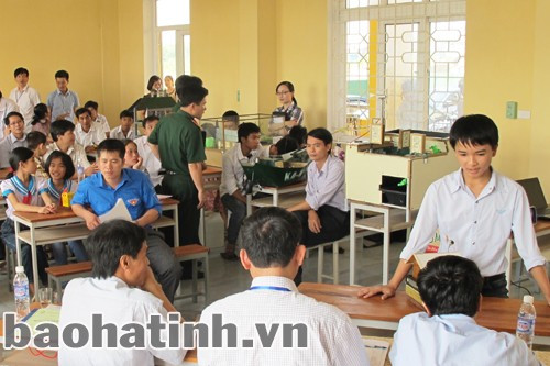 Chấm giải pháp tham dự Cuộc thi Sáng tạo TTN-NĐ toàn tỉnh Hà Tĩnh lần thứ 4 (2012 - 2013)