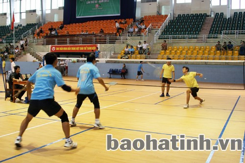 Nhập cuộc sôi nổi