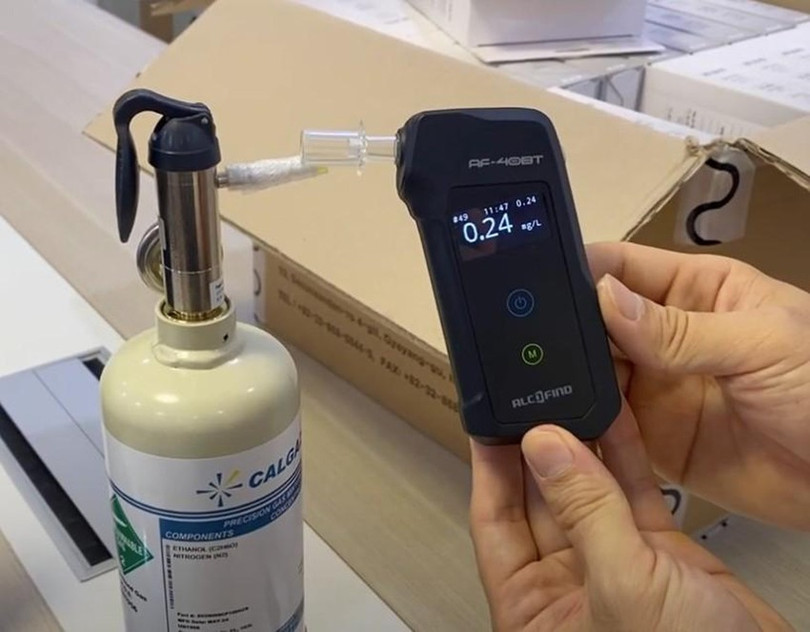 Kết quả hiển thị của máy đo nồng độ cồn Alcofind AF-40BT so với khí cồn chuẩn Calgaz alcofind-5.jpg