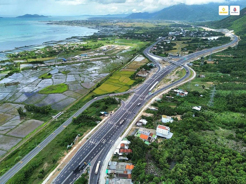 Hình ảnh cao tốc Vân Phong đòn bẩy cho giá trị Sun Group Nha Trang nha-trang-1.jpg