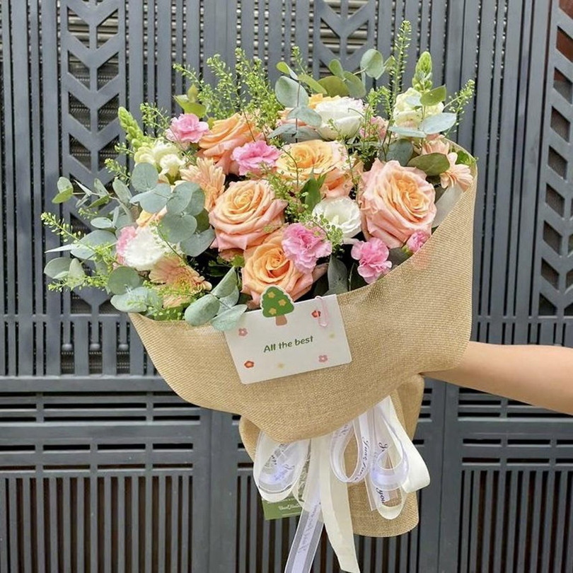 Sự phối màu nhẹ nhàng từ đội ngũ thợ hoa tại Vuonhoatuoi shop-hoa-3.jpg