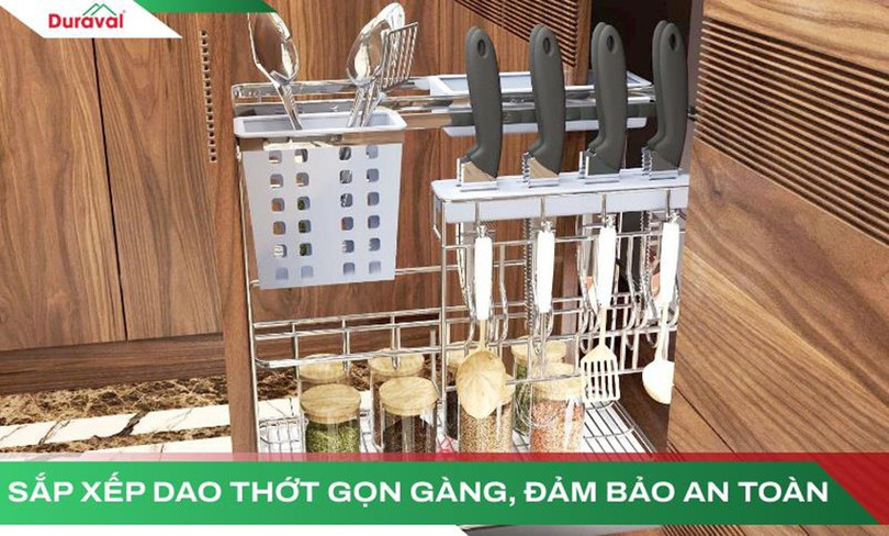 Sắp xếp dao thớt gọn gàng giúp đảm bảo an toàn cho người sử dụng với giá dao thớt âm tủ dao-thot-4.jpg