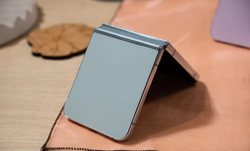 galaxy-z-flip-2.jpg