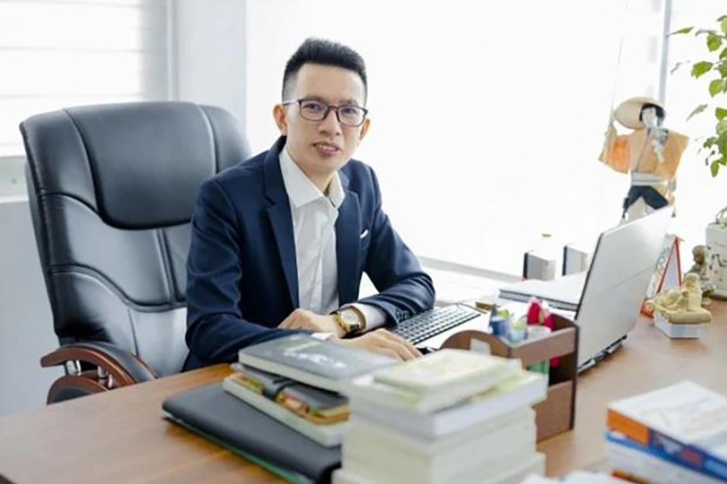 Giám đốc Nguyễn Thanh Bình: “Với thời hạn xuất khẩu lao động tối thiểu từ 3-5 năm, tối đa lên đến 12 năm, từ đây người Việt sẽ mang theo ngôn ngữ mẹ đẻ, thói quen sinh hoạt v.v.. liên tục quảng bá văn hóa một cách lặng lẽ đến bạn bè quốc tế”. nguoi-nuoc-ngoai-2.jpg