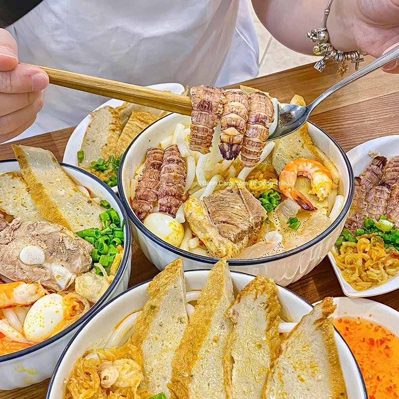 quan-banh-canh-1.jpg