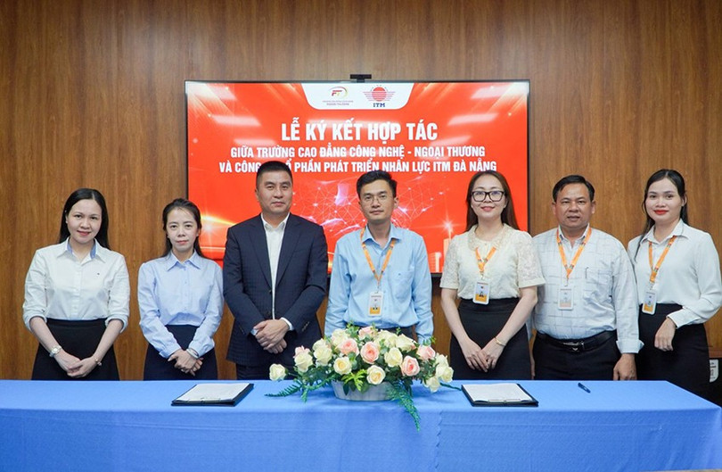 Lễ ký kết hợp tác giữa Trường Cao đẳng Công nghệ – Ngoại thương và doanh nghiệp truong-cao-dang-cong-nghe-3.jpg