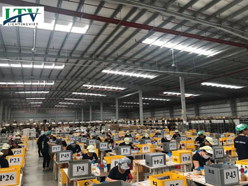 Hệ thống đèn LED LTV chiếu sáng đồng đều, tiết kiệm điện, tạo môi trường làm việc an toàn nha-xuong-1.jpg