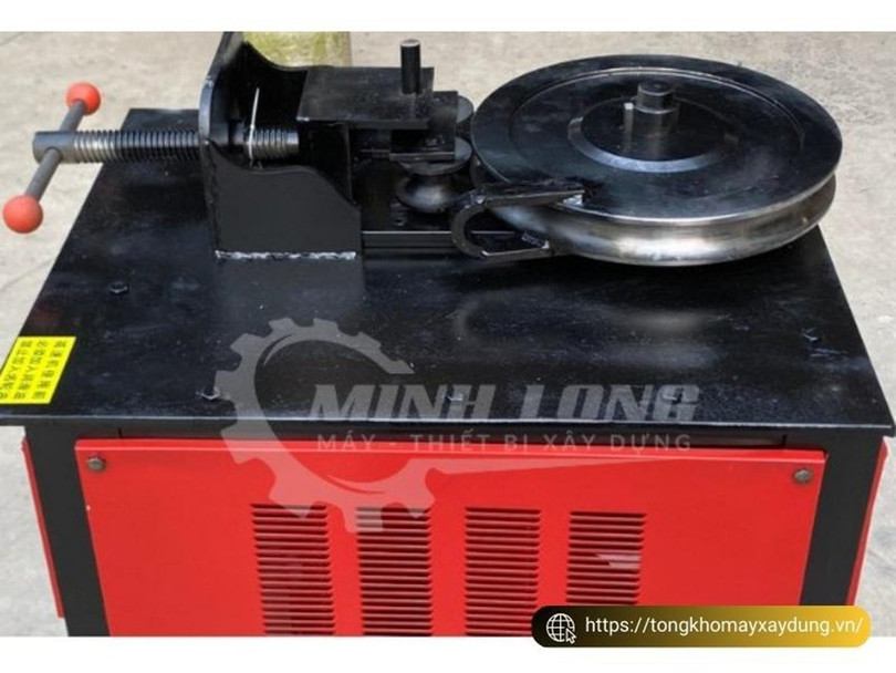 Uốn ống bằng máy giúp thành phẩm sắt thép có độ chính xác cao hơn ong-thep-1.jpg