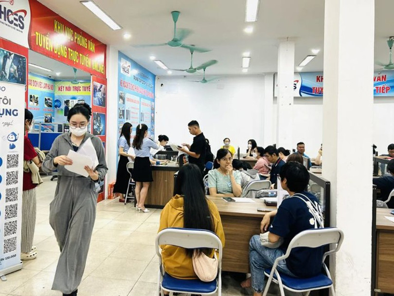 Thị trường việc làm Hà Nội năm 2025 ghi nhận nhiều tín hiệu tích cực, nhu cầu tuyển dụng tăng ở hầu hết lĩnh vực. ttld-1.jpg