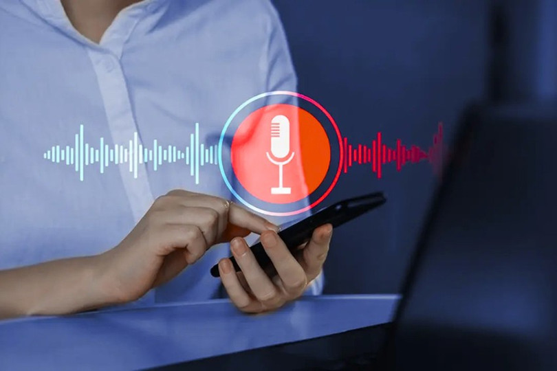 Dịch vụ Speech to Text của Viettel AI giúp tiết kiệm thời gian ghi chép dành cho người có công việc bận rộn. chuyen-giong-noi-2.jpg