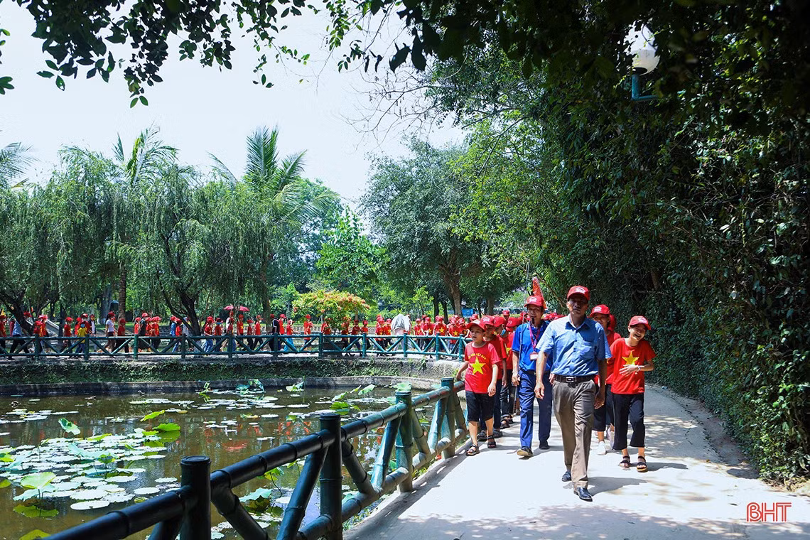 Làng Sen trong muôn vàn thương nhớ...
