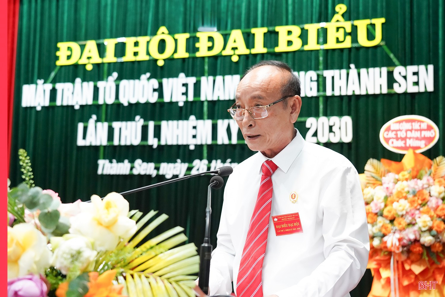 Ông Trần Hậu Bình - Phó Chủ tịch MTTQ, Chủ tịch Hội Cựu chiến binh phường Thành Sen thông qua báo cáo chính trị. bqbht_br_s4.jpg
