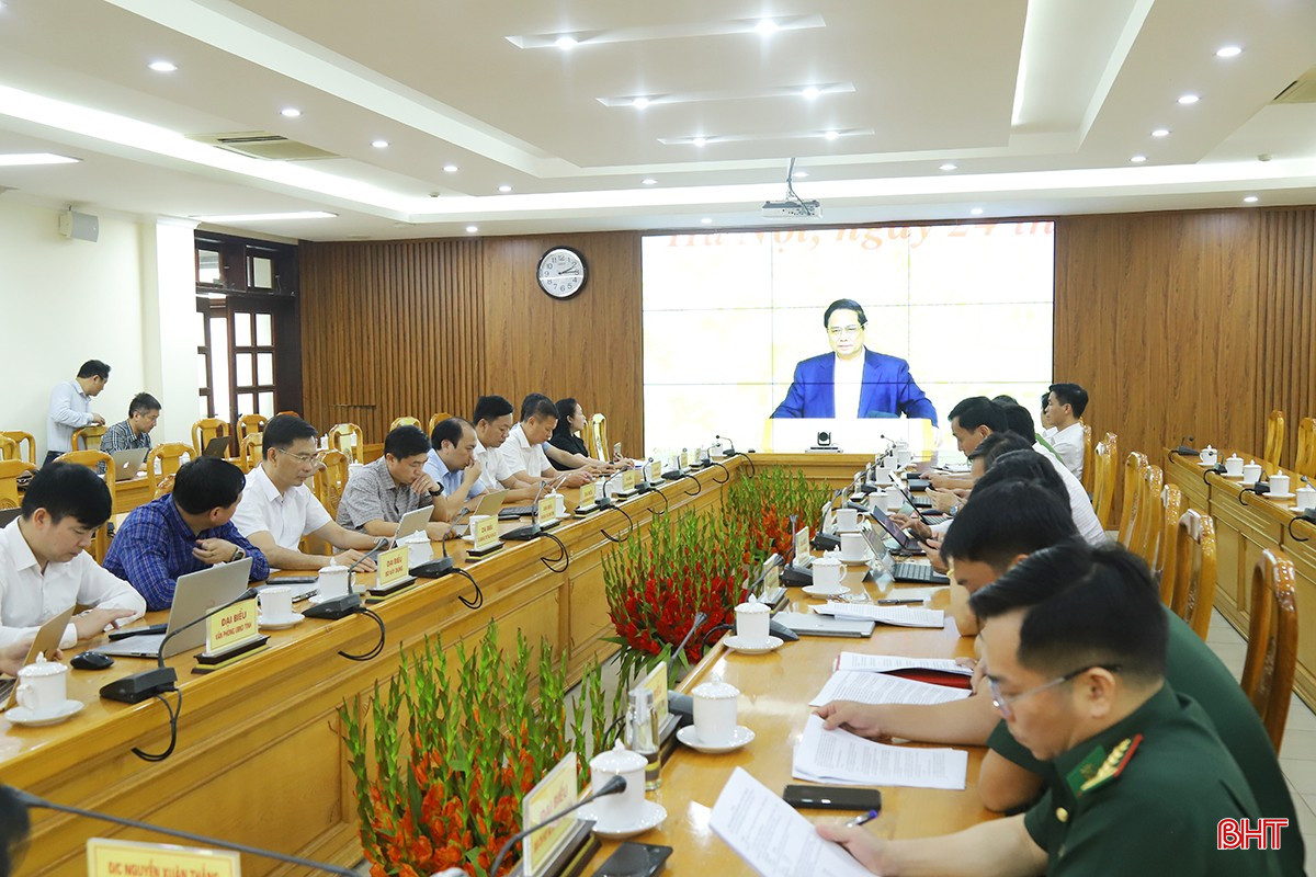 Các đại biểu tham dự phiên họp ở điểm cầu Hà Tĩnh. bqbht_br_phong-chong-thien-tai-2.jpg