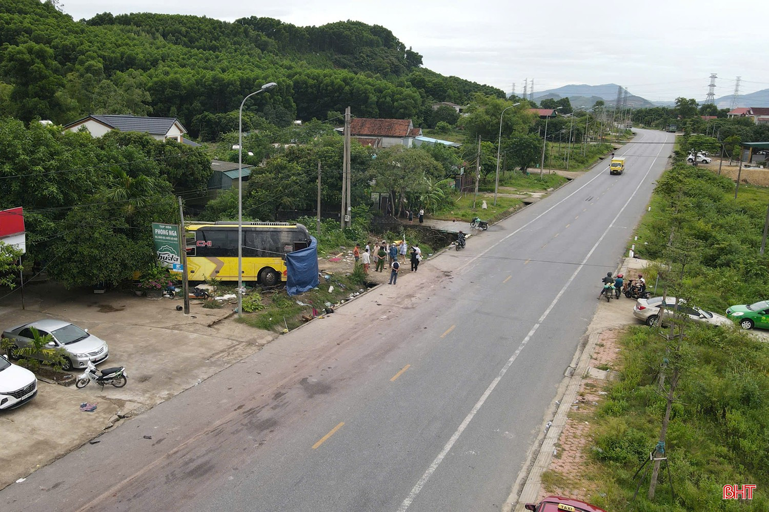 Đoạn tuyến xảy ra vụ lật xe đặc biệt nghiêm trọng làm 10 người tử vong, 15 người bị thương khá thông thoáng, tốc độ tối đa cho phép 80 km/h. bqbht_br_tai-nan-10-nguoi-chet-01g.jpg