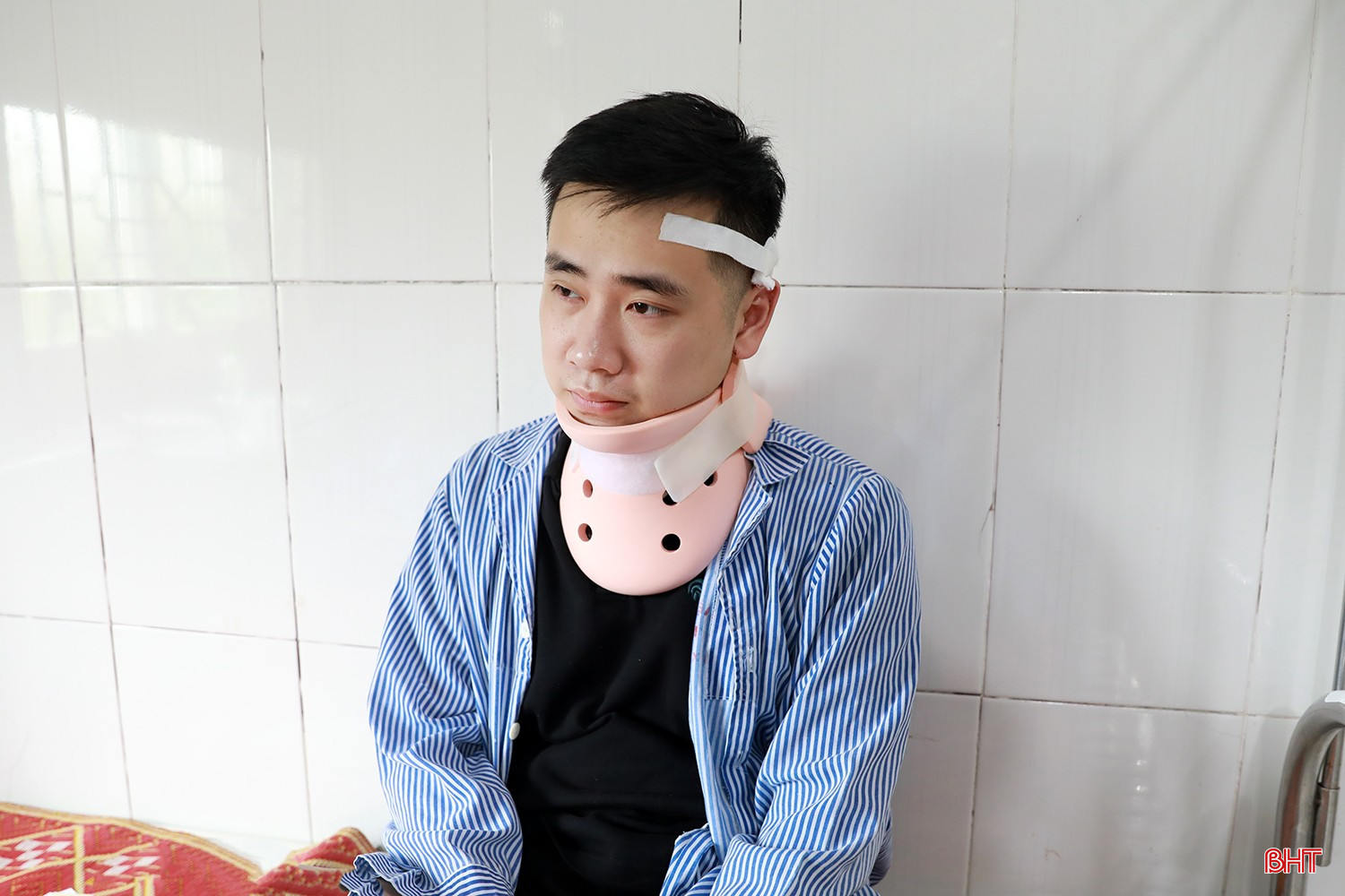 Hành khách Đỗ Xuân Hòa đang được điều trị ở bệnh viện. bqbht_br_ag7a9335-1.jpg