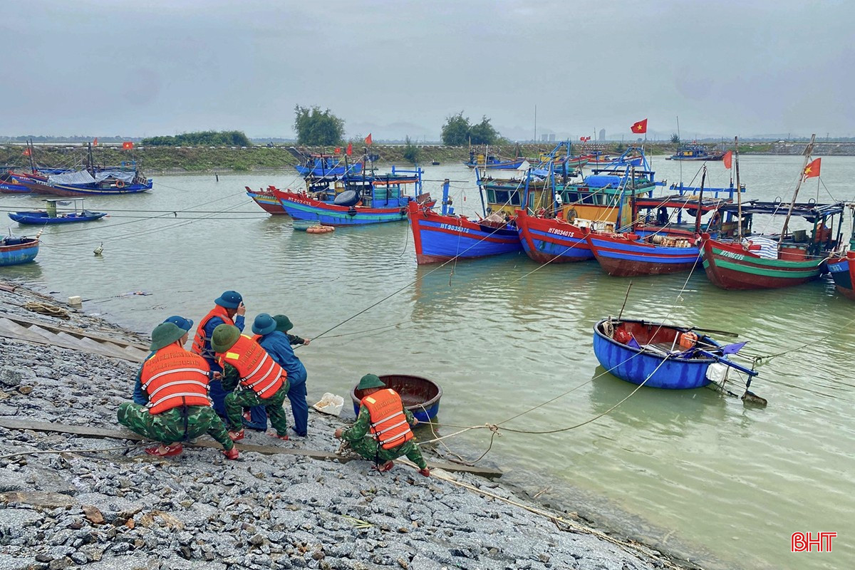 Hà Tĩnh cấm biển từ 12h ngày 21/7 để đảm bảo an toàn cho tàu thuyền và ngư dân trước ảnh hưởng bão số 3. bqbht_br_mua-lu-o-ha-tinh-5.jpg