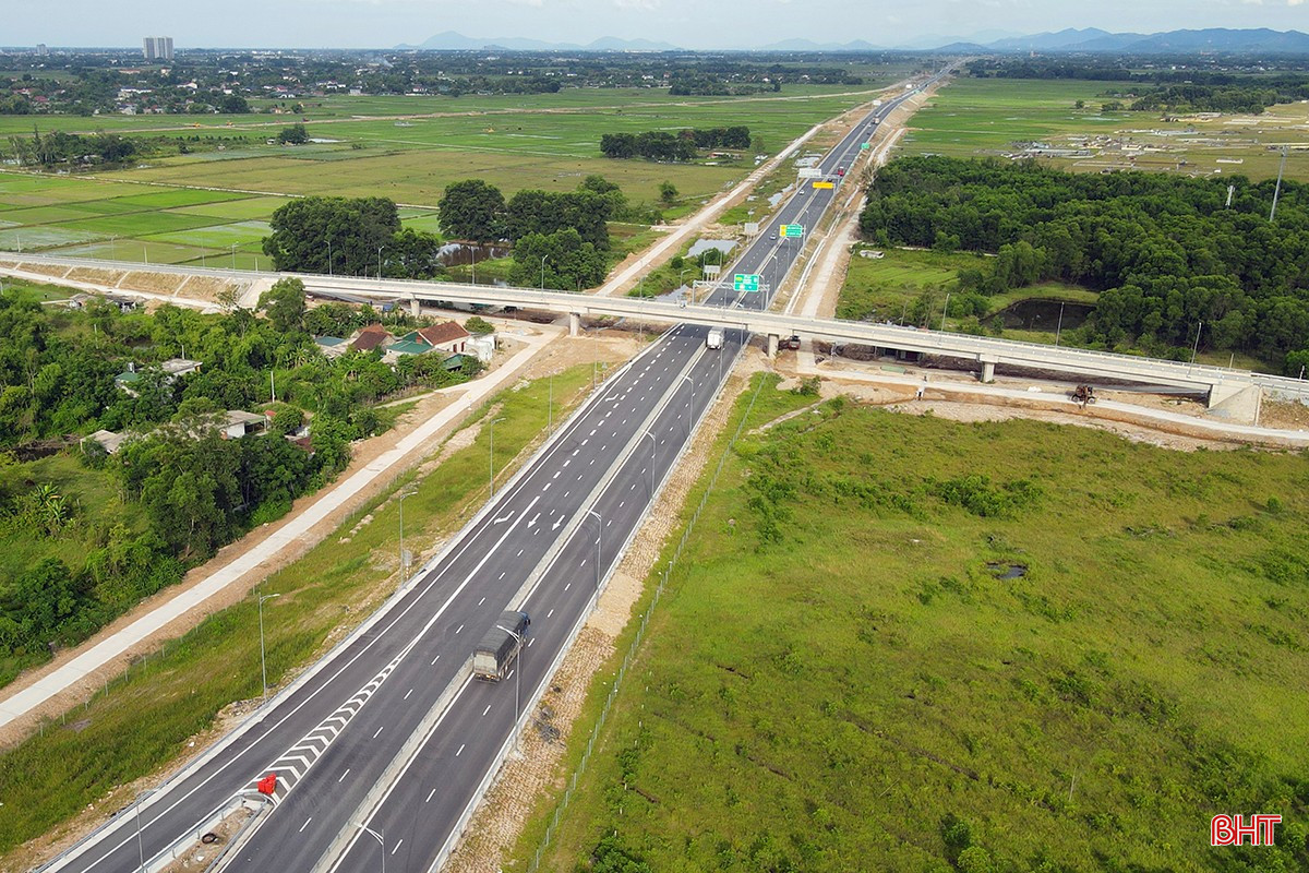 Các phương tiện di chuyển trên cao tốc luôn chạy với tốc độ cao, vậy nên, nếu xuất hiện gia súc trên mặt đường rất dễ dẫn tới tai nạn giao thông. bqbht_br_cao-toc-04.jpg
