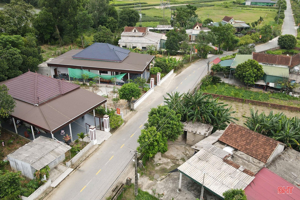 Cam Lac Commune is expected to have 100 households subject to resettlement when implementing the high-speed railway project on the North-South axis. bqbht_br_duong-sat-toc-do-cao-3.jpg