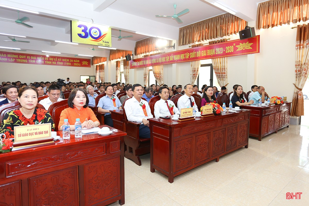 Đại biểu tham dự lễ kỷ niệm. aimg-4840-950-5165.jpg