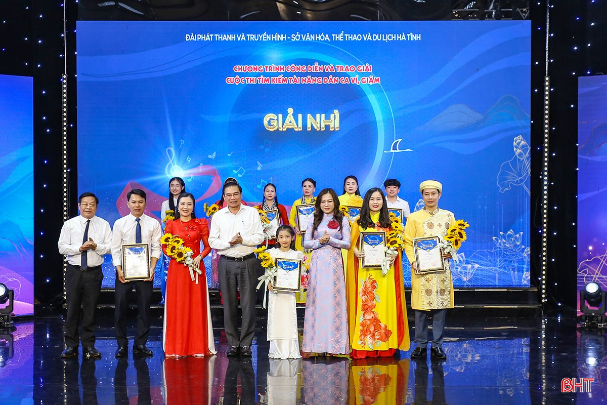 Ban Tổ chức trao 4 giải nhì... bqbht_br_aimg-6404.jpg