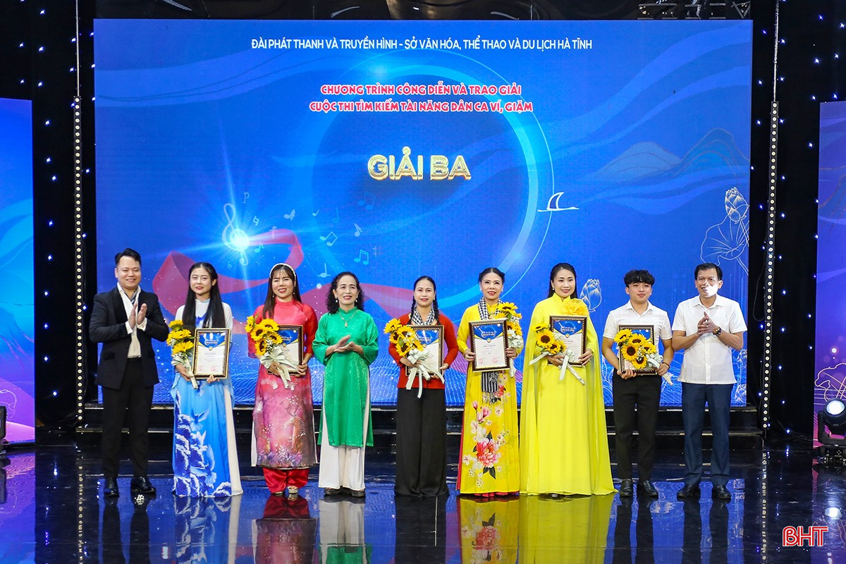 ... 6 giải ba cho các tập thể và các thí sinh... bqbht_br_aimg-6394.jpg