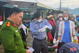 Tạo "lá chắn" ngăn thực phẩm bẩn xâm nhập thị trường dịp cao điểm