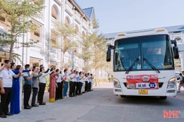 Khởi hành “Chuyến xe 0 đồng” đưa 500 sinh viên, người lao động Hà Tĩnh về quê đón Tết