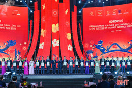 Hà Tĩnh được vinh danh đóng góp xuất sắc cho Hội chợ mùa Xuân