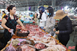 Giá lợn hơi tăng cao, tiểu thương và người tiêu dùng lo lắng! 