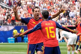Tây Ban Nha vào vòng 1/8 World Cup sau trận thắng 3-0
