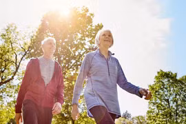 Đi bộ nhiều hơn để bù đắp rủi ro do ngồi nhiều