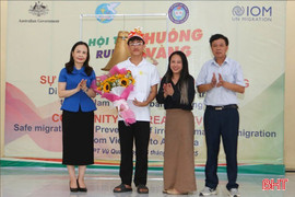 Học sinh Hà Tĩnh thi rung chuông vàng phòng ngừa di cư trái phép