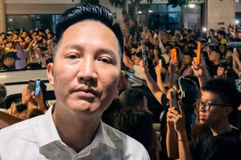 Huấn Hoa Hồng, từ "giang hồ mạng" đến cuộc khám xét của Bộ Công an