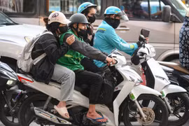 Hà Nội dự kiến siết xe ôm chạy xăng
