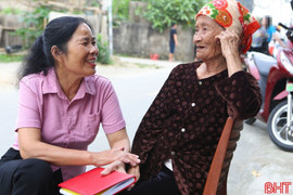 Nữ cán bộ giữ "3 vai" nơi làng biển