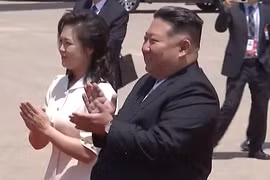 Ông Kim Jong-un ra sân bay đón ông Tập Cận Bình
