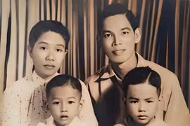 Cuốn sổ tay của anh hùng, liệt sĩ Lê Thị Riêng