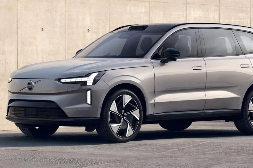 Xe điện Volvo EX90 cháy hàng đến hết năm 2023